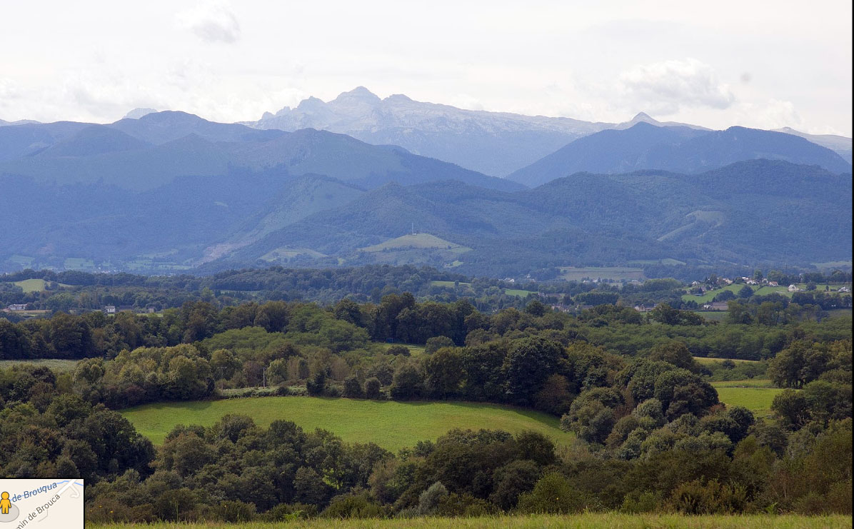 Vue sur les pyrennees de monein